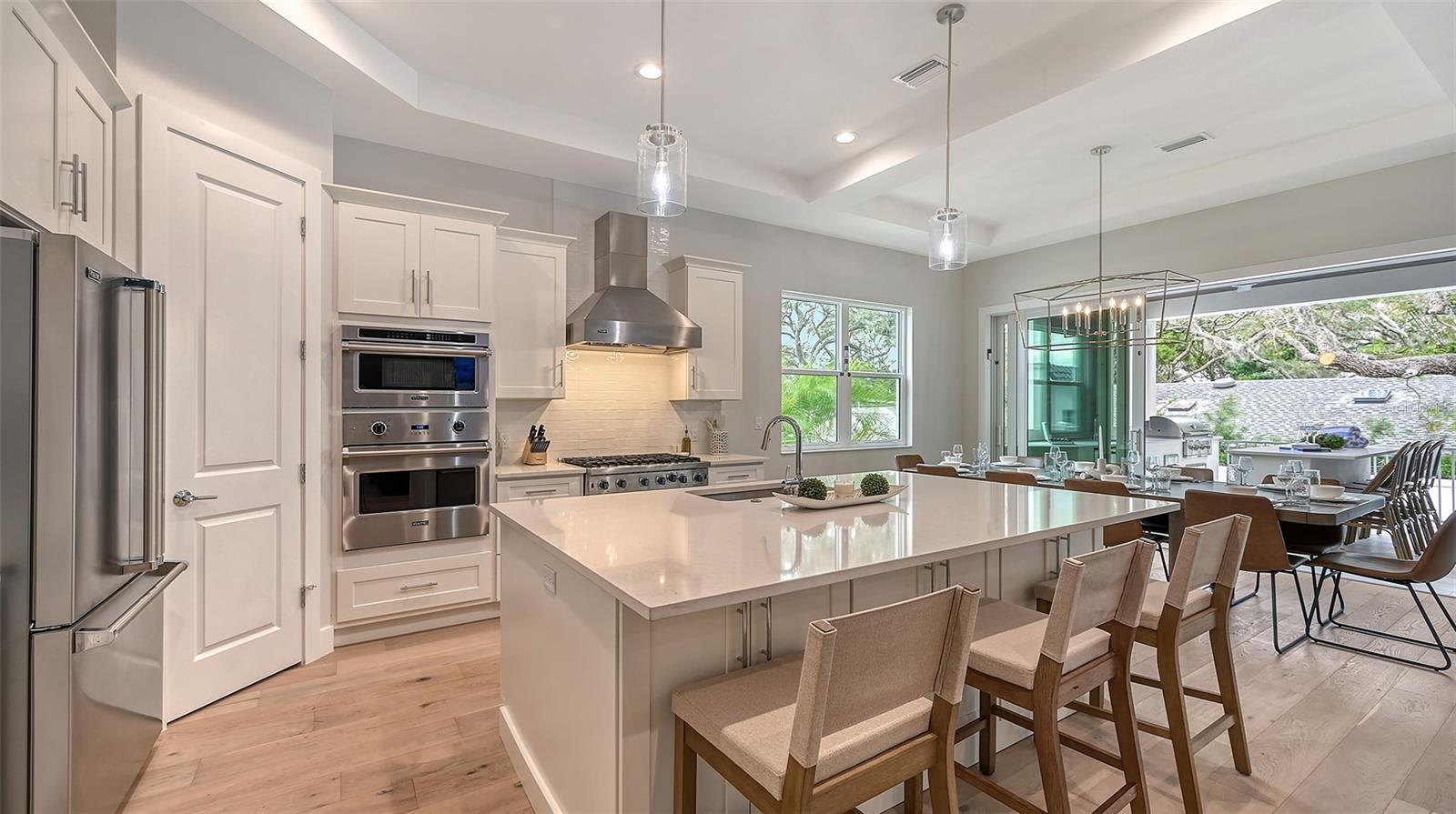1537 SIESTA DR