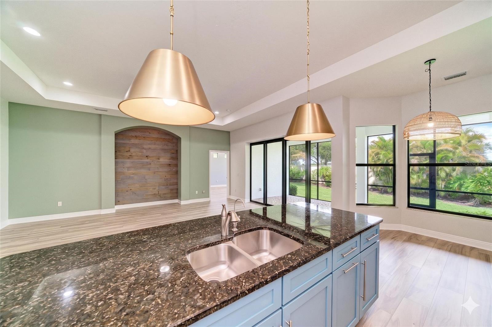 5819 TITLE ROW DR