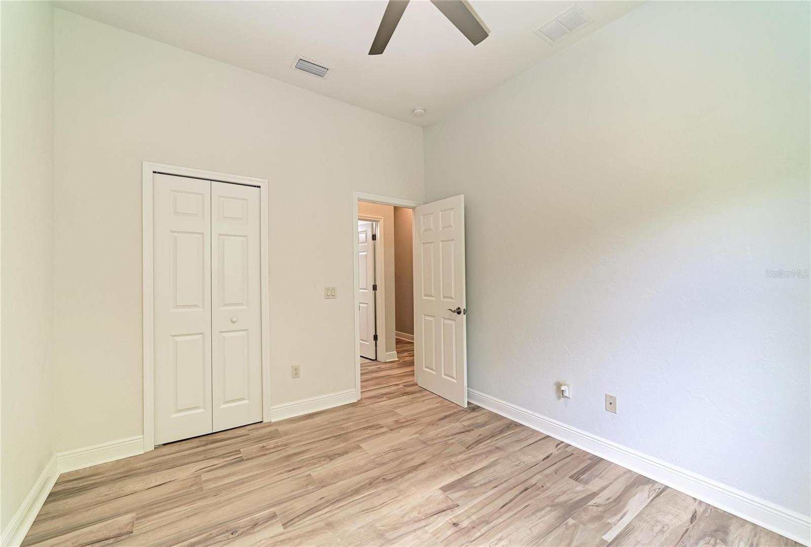 5819 TITLE ROW DR