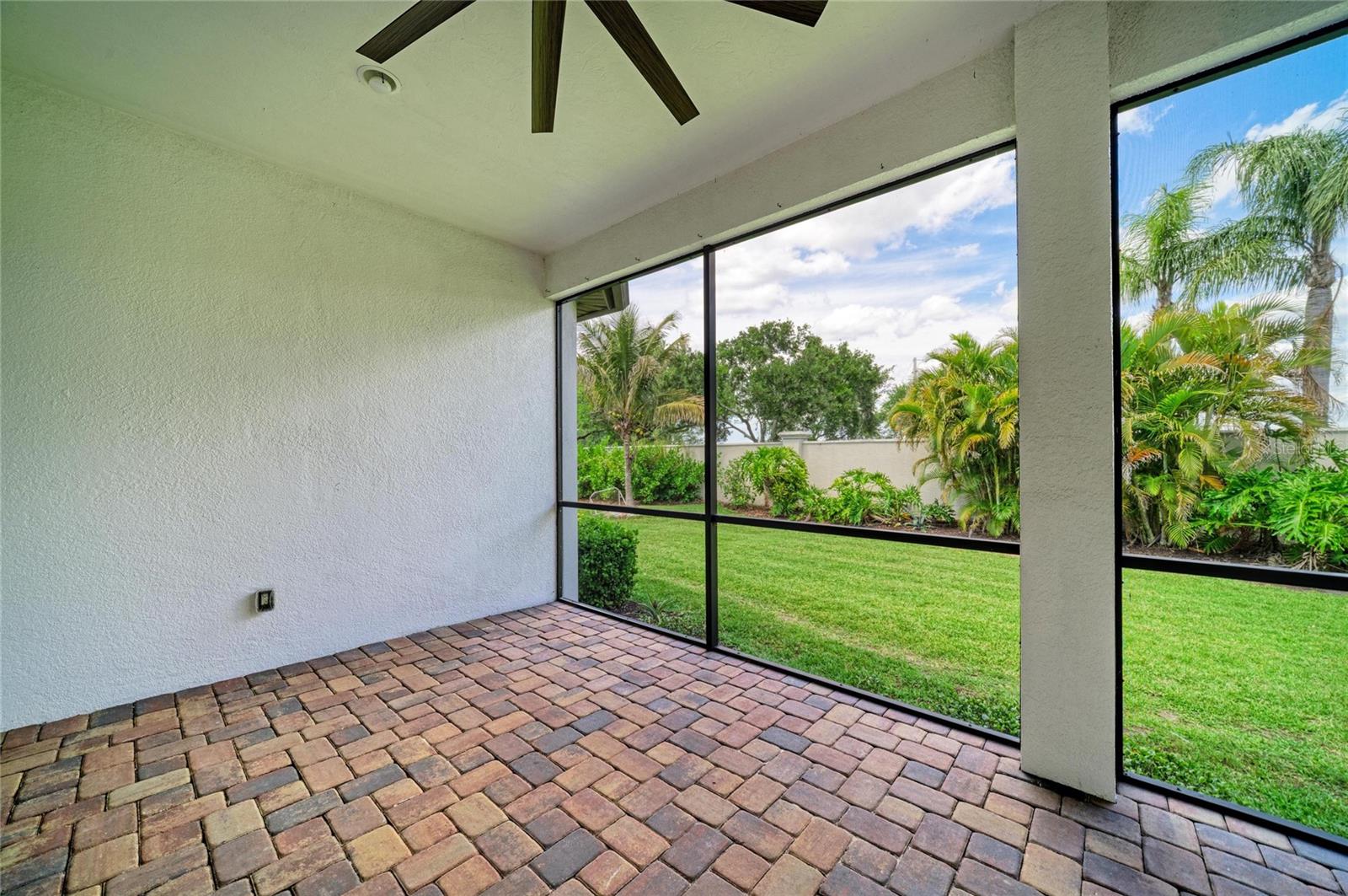 5819 TITLE ROW DR