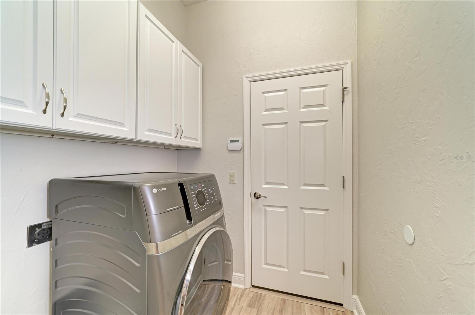 5819 TITLE ROW DR