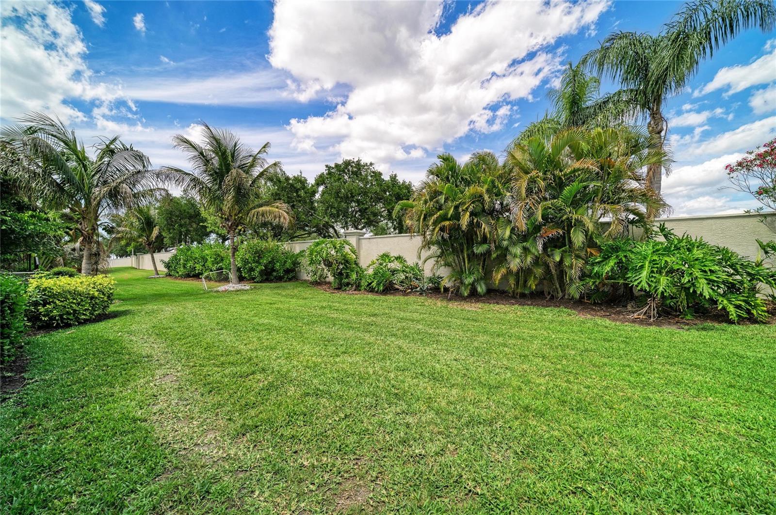 5819 TITLE ROW DR