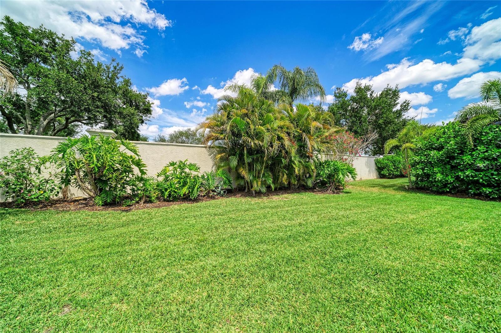 5819 TITLE ROW DR