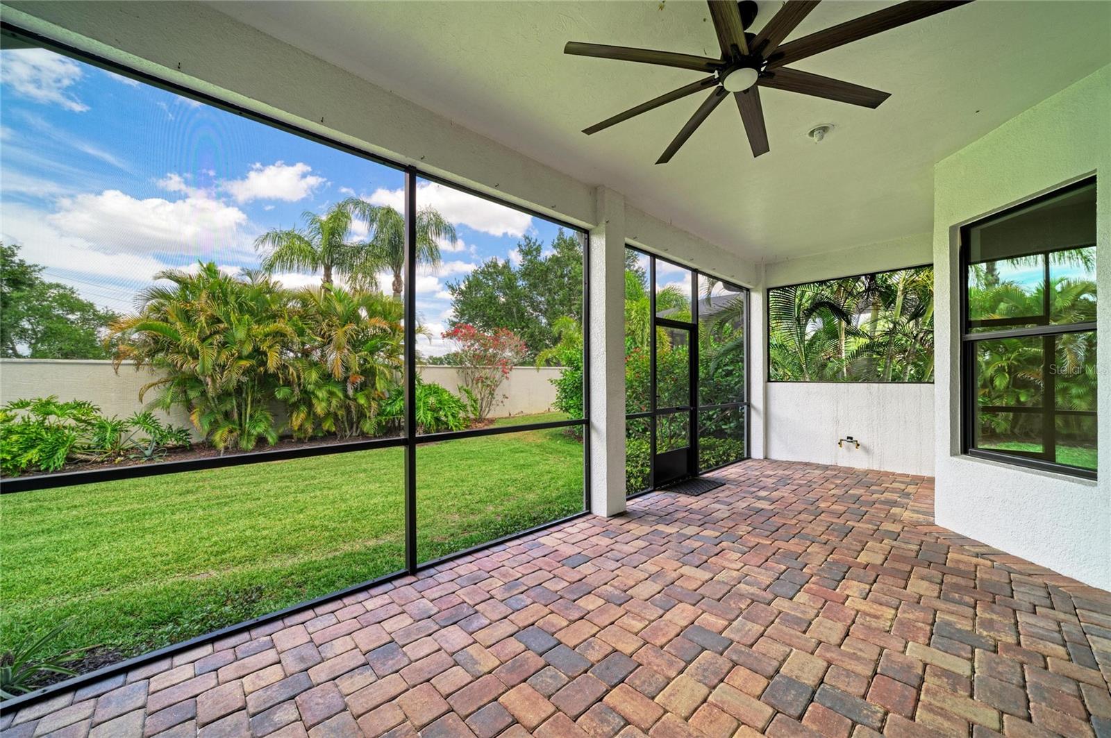 5819 TITLE ROW DR