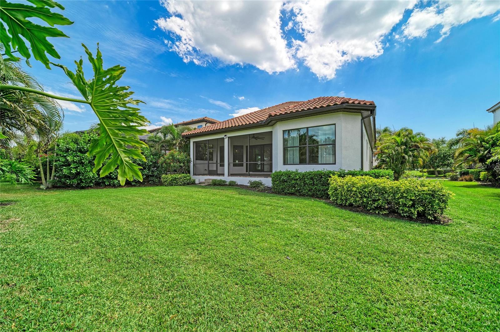 5819 TITLE ROW DR