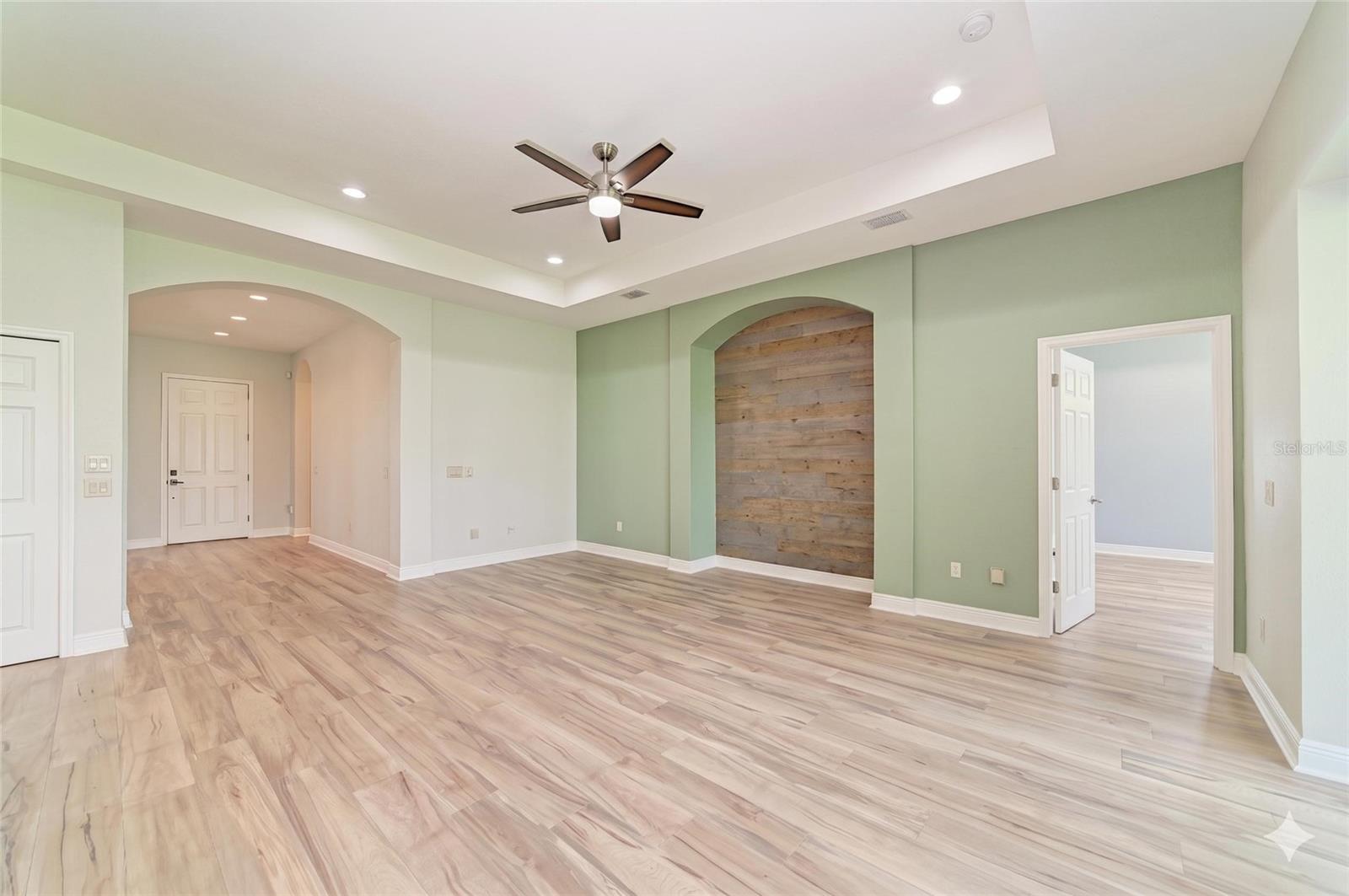 5819 TITLE ROW DR