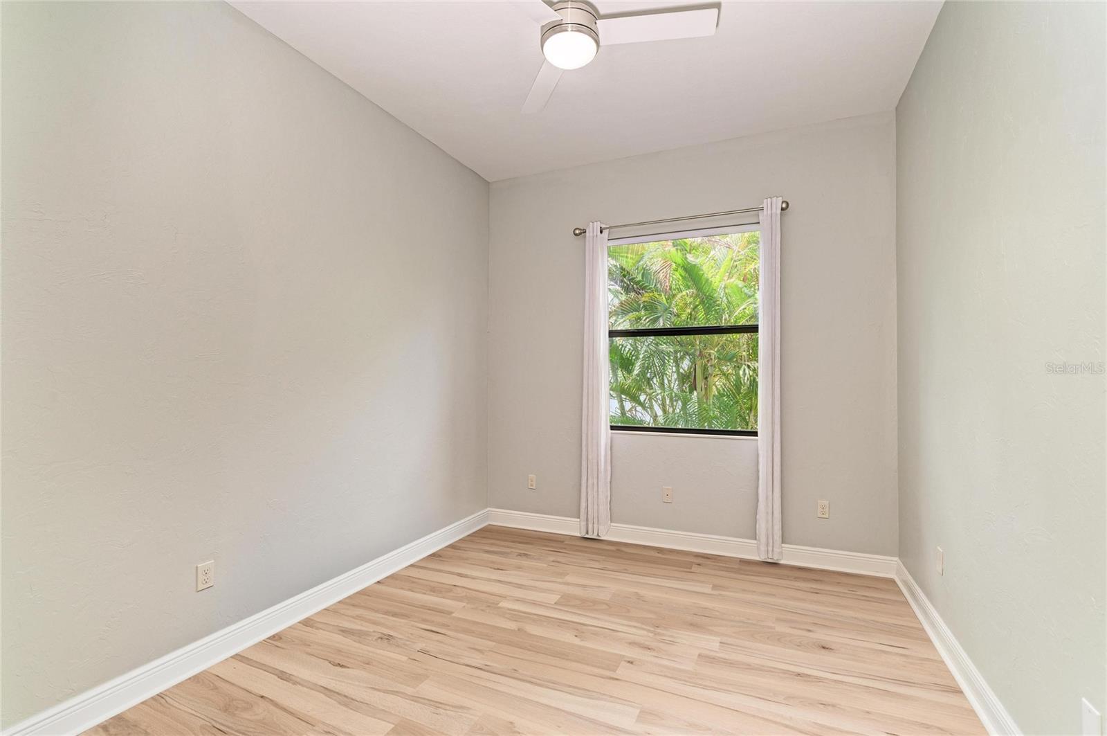 5819 TITLE ROW DR