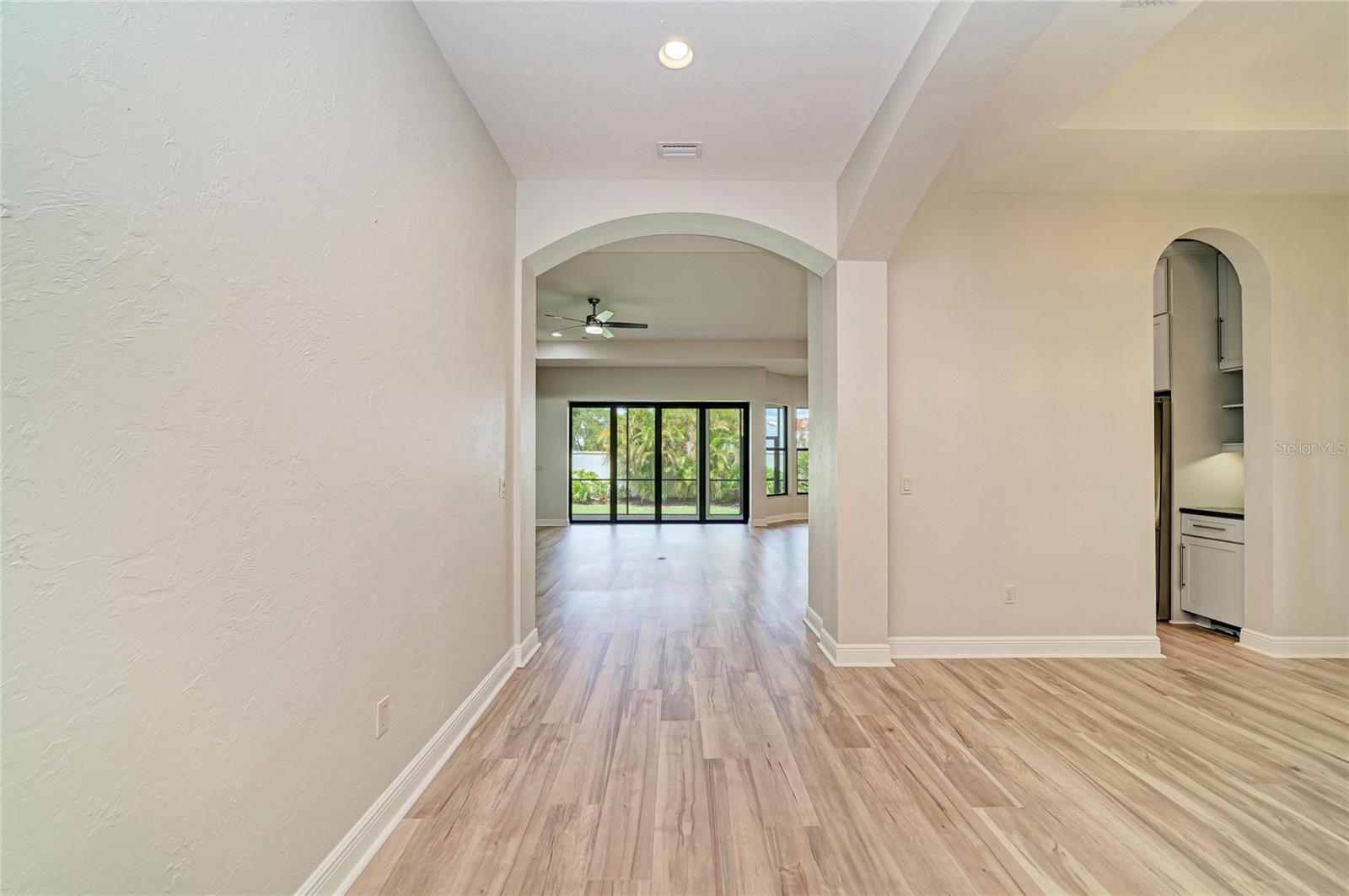5819 TITLE ROW DR