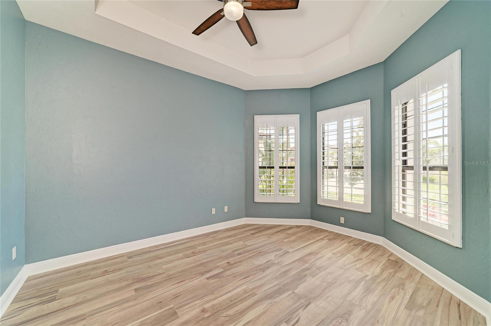 5819 TITLE ROW DR