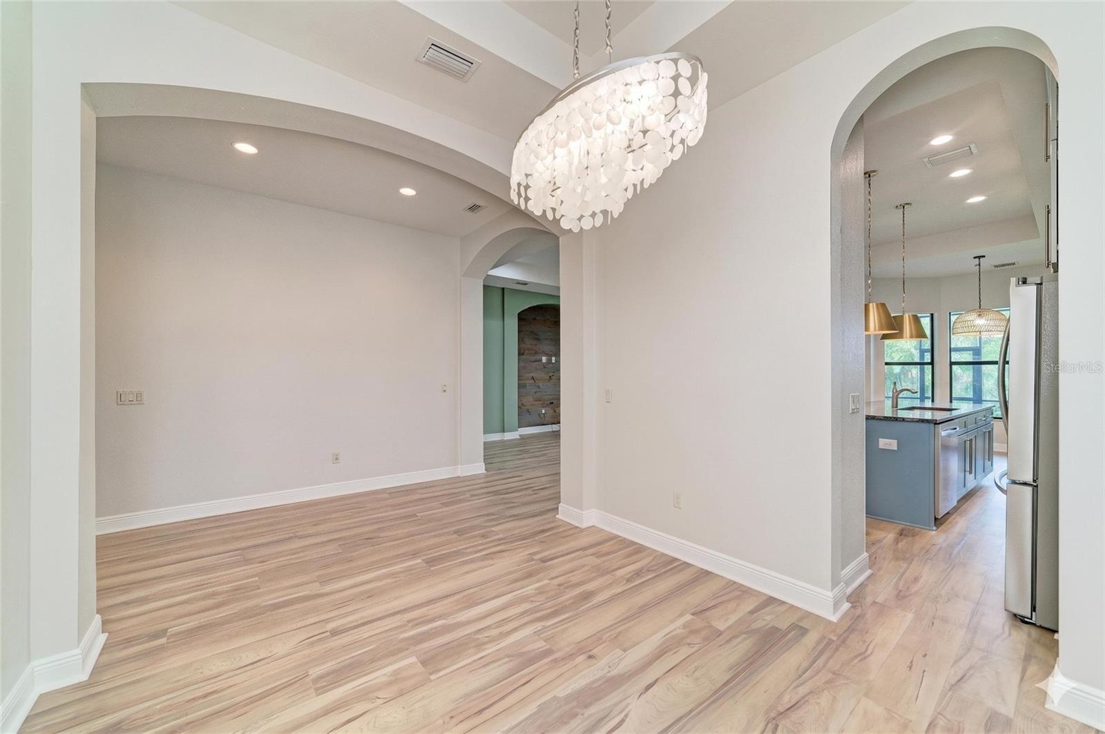 5819 TITLE ROW DR