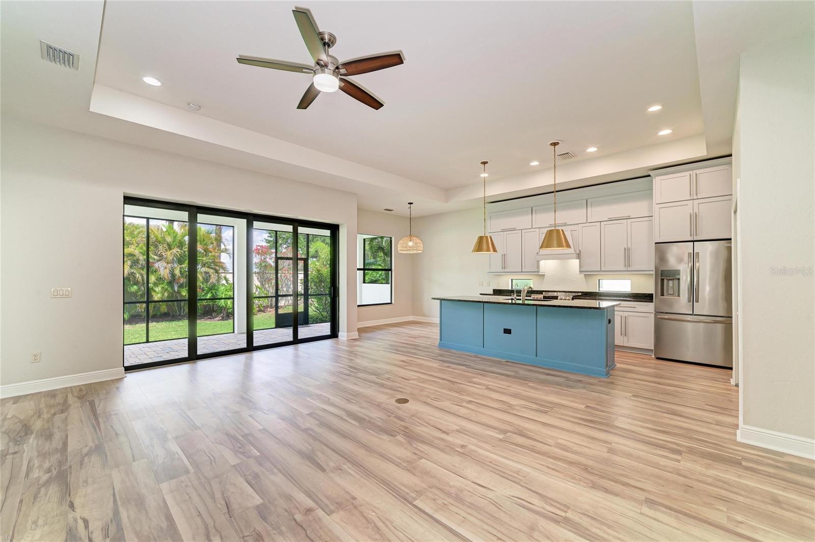 5819 TITLE ROW DR