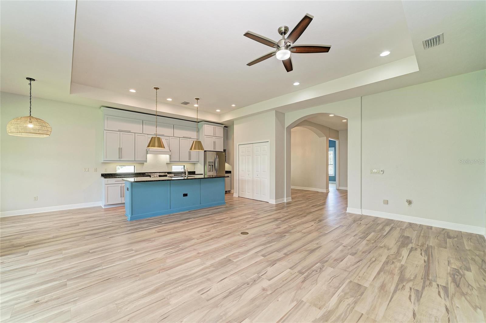 5819 TITLE ROW DR