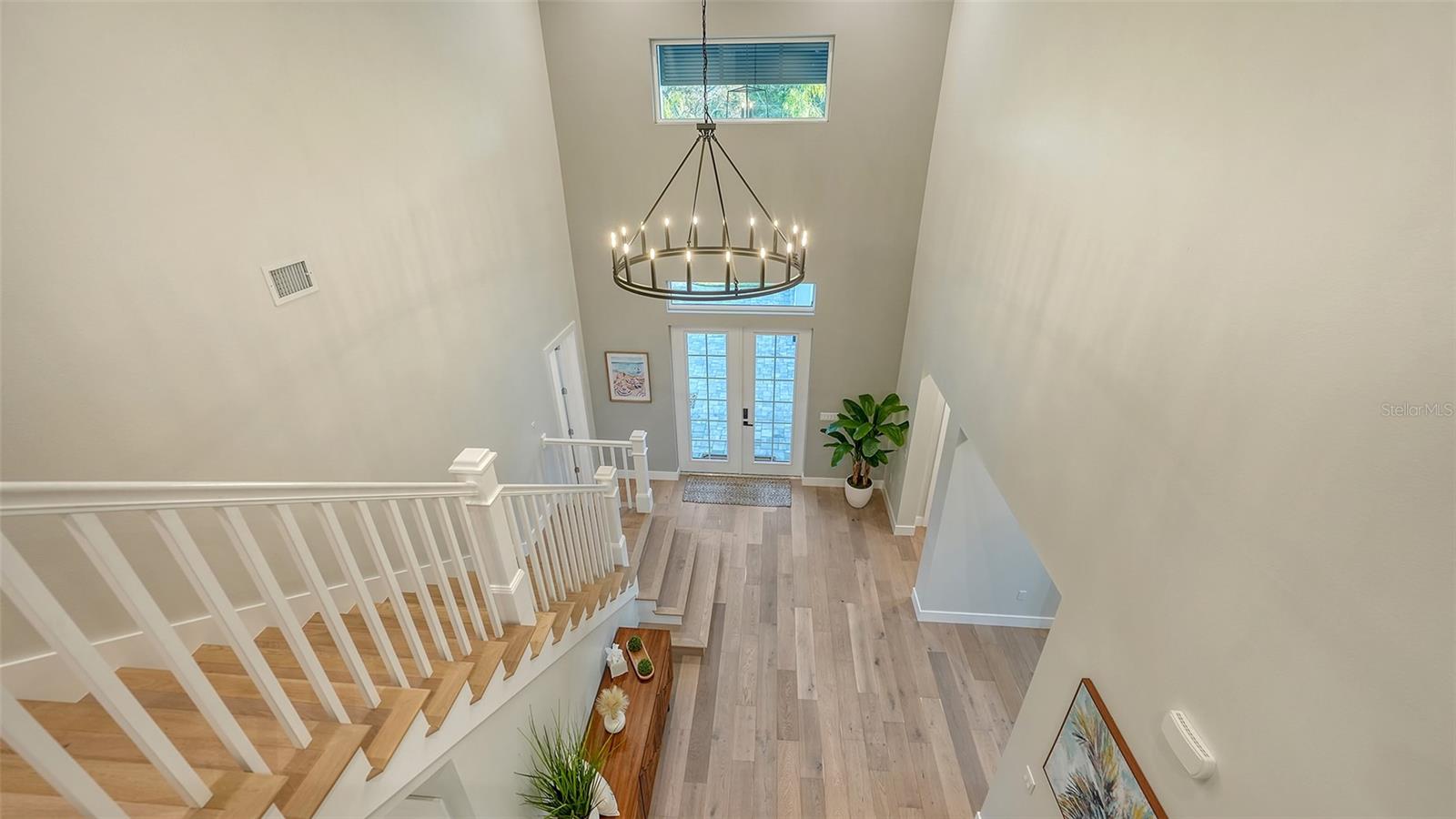 1537 SIESTA DR