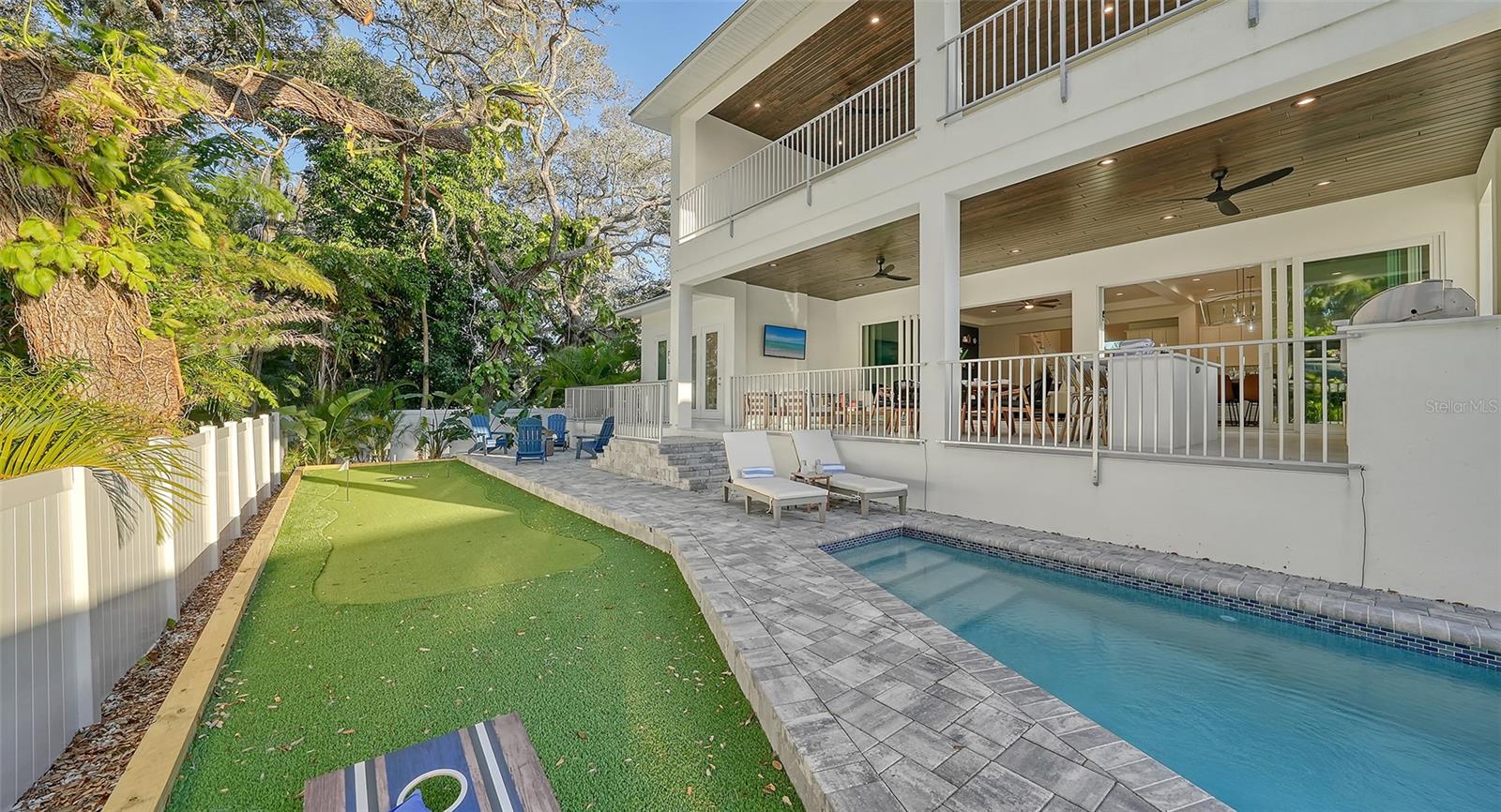1537 SIESTA DR