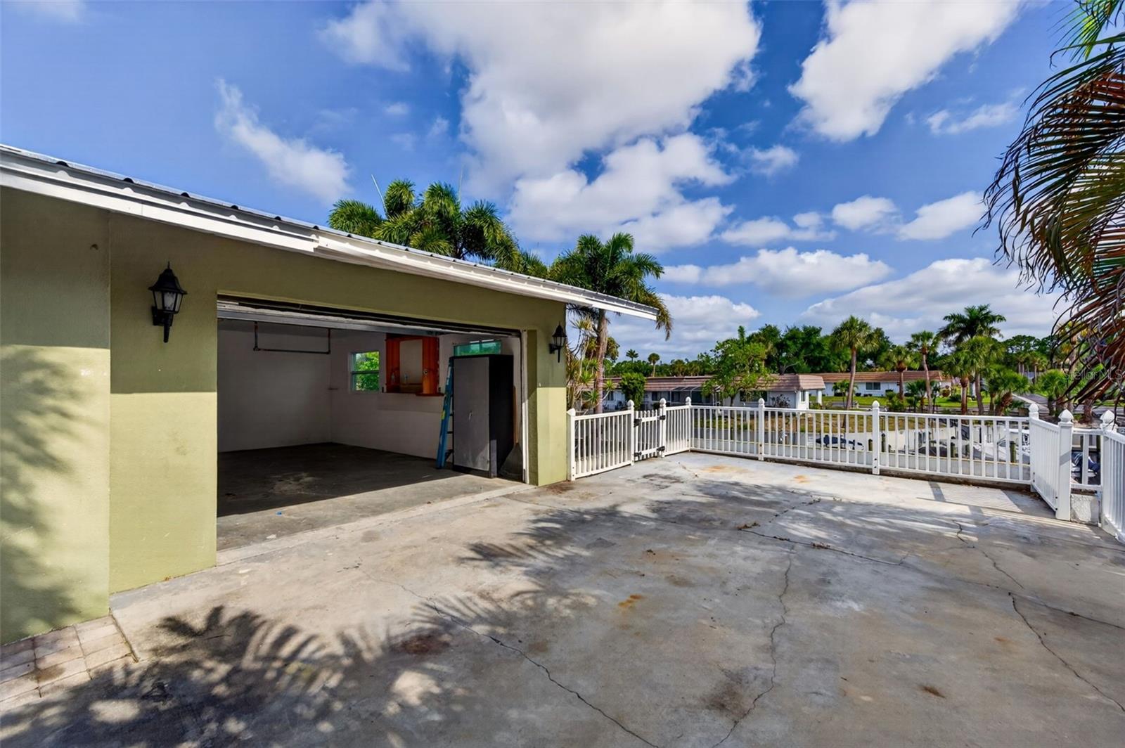 2555 CONSTITUTION BLVD