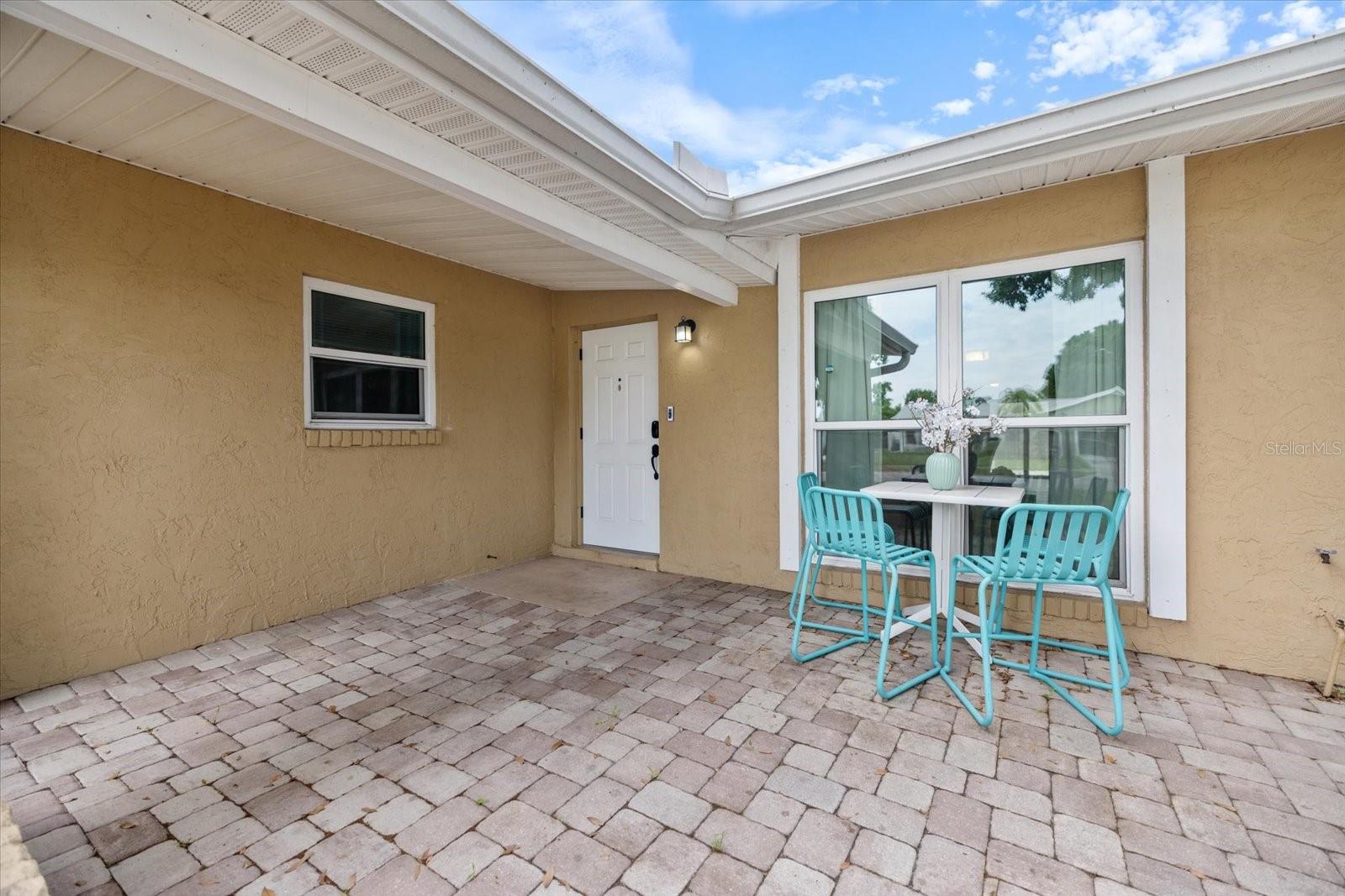818 PLUM TREE LN