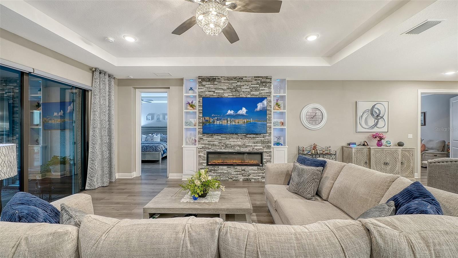 4921 SURFSIDE CIR
