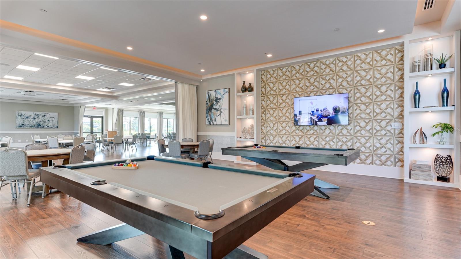 4921 SURFSIDE CIR