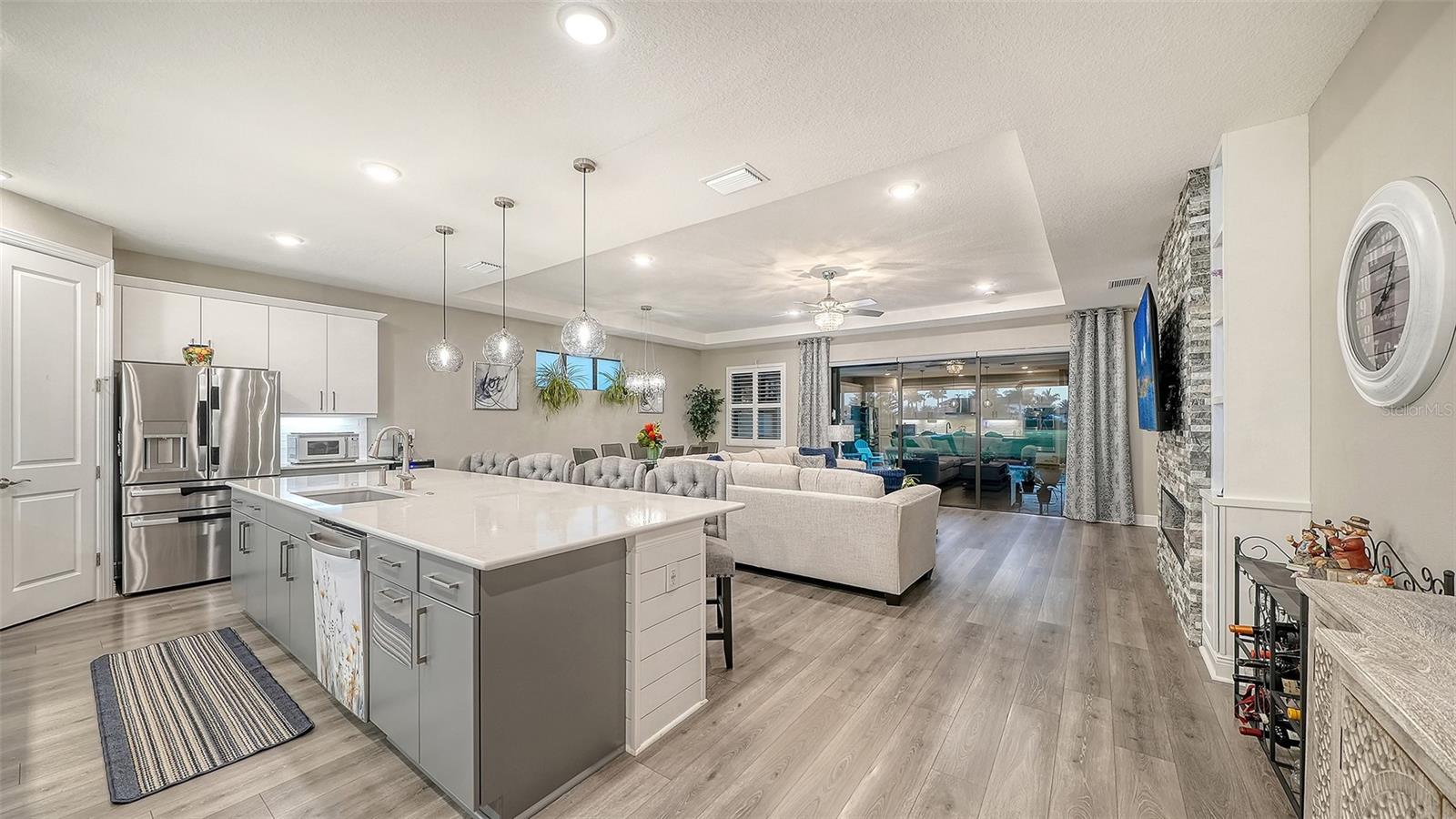 4921 SURFSIDE CIR