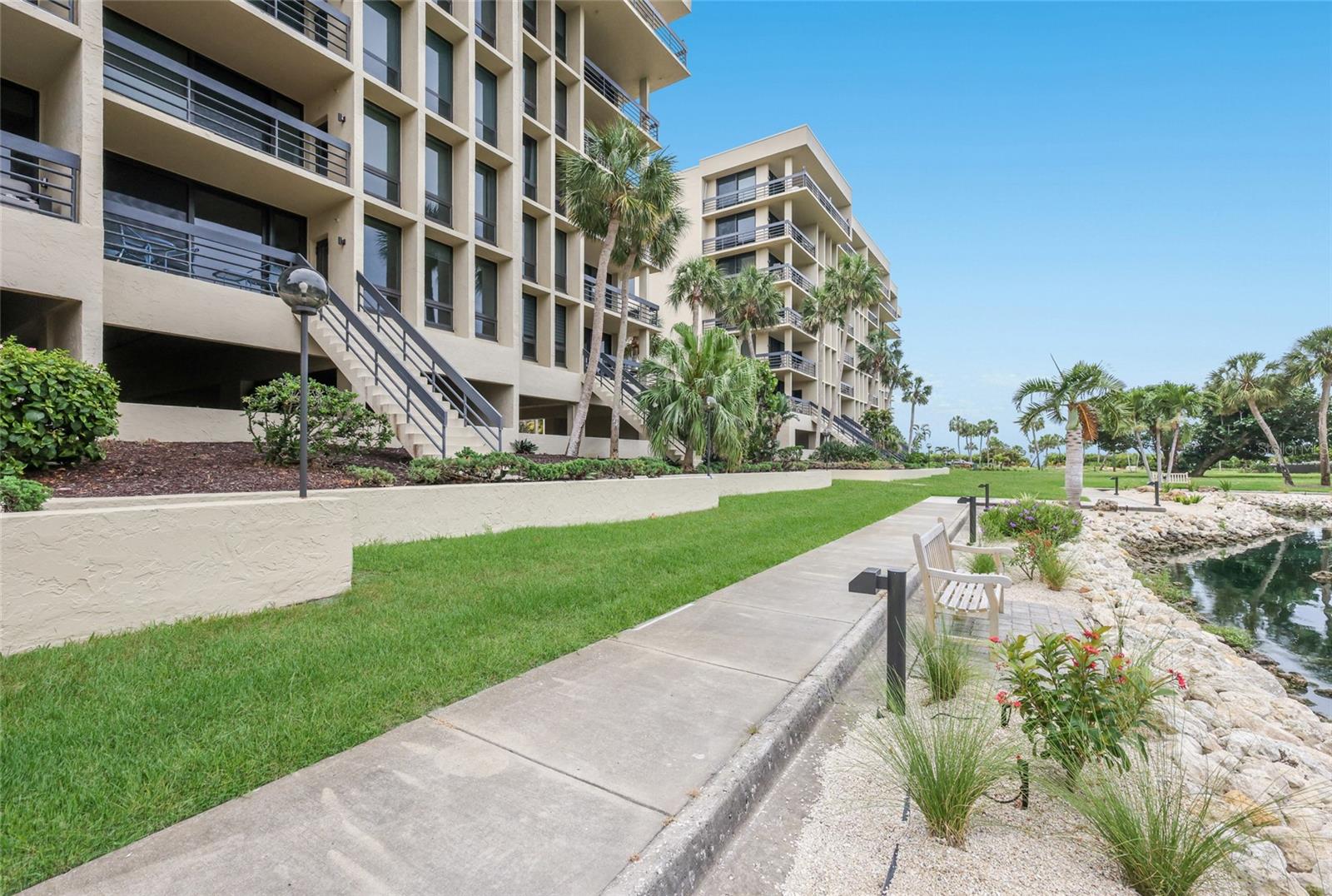 1095 GULF OF MEXICO DR #102