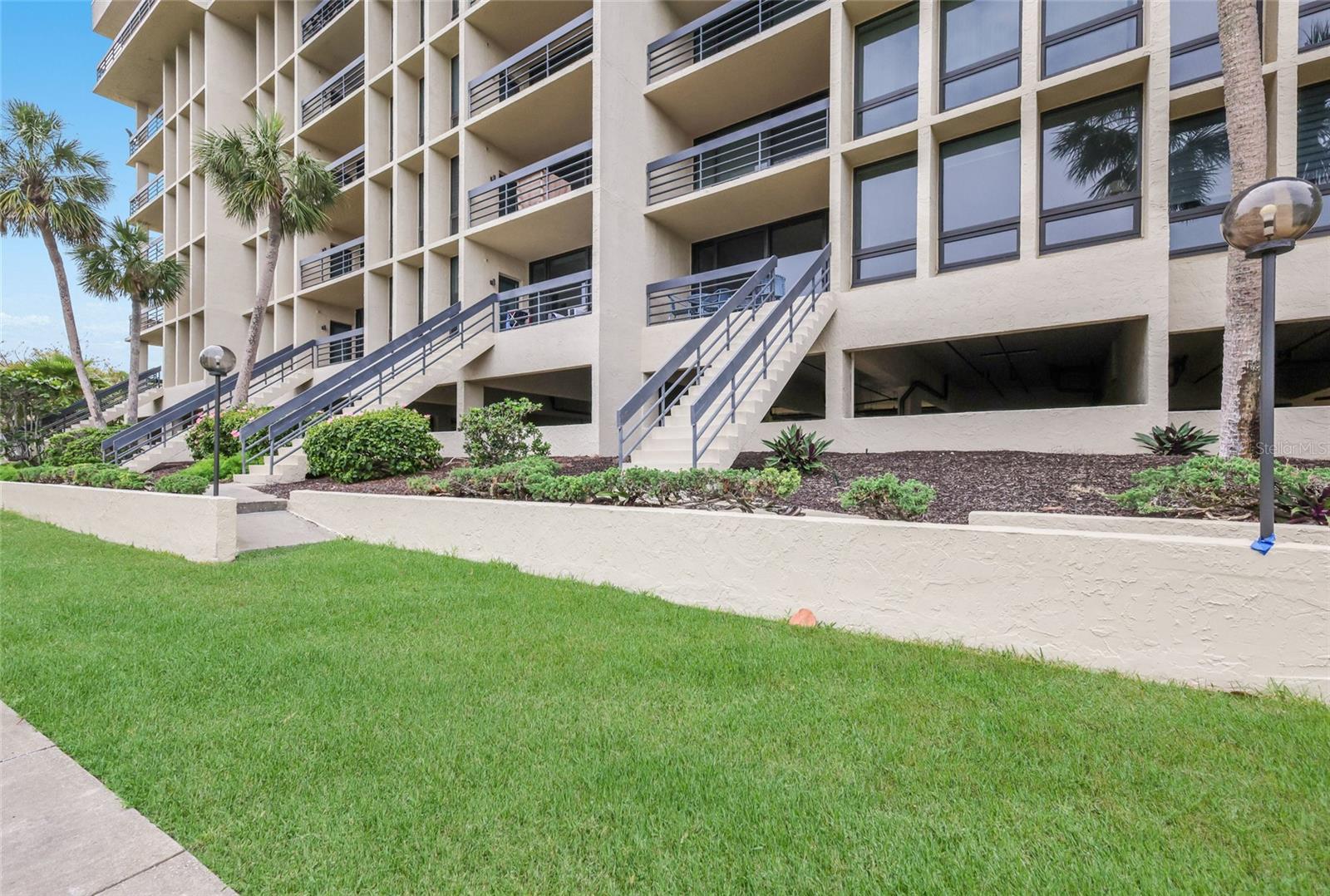 1095 GULF OF MEXICO DR #102