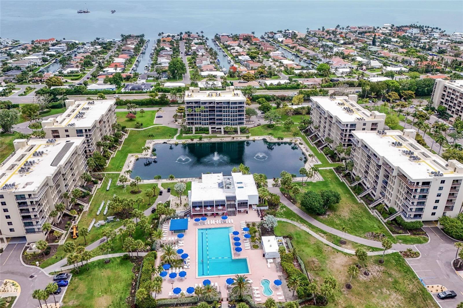 1095 GULF OF MEXICO DR #102