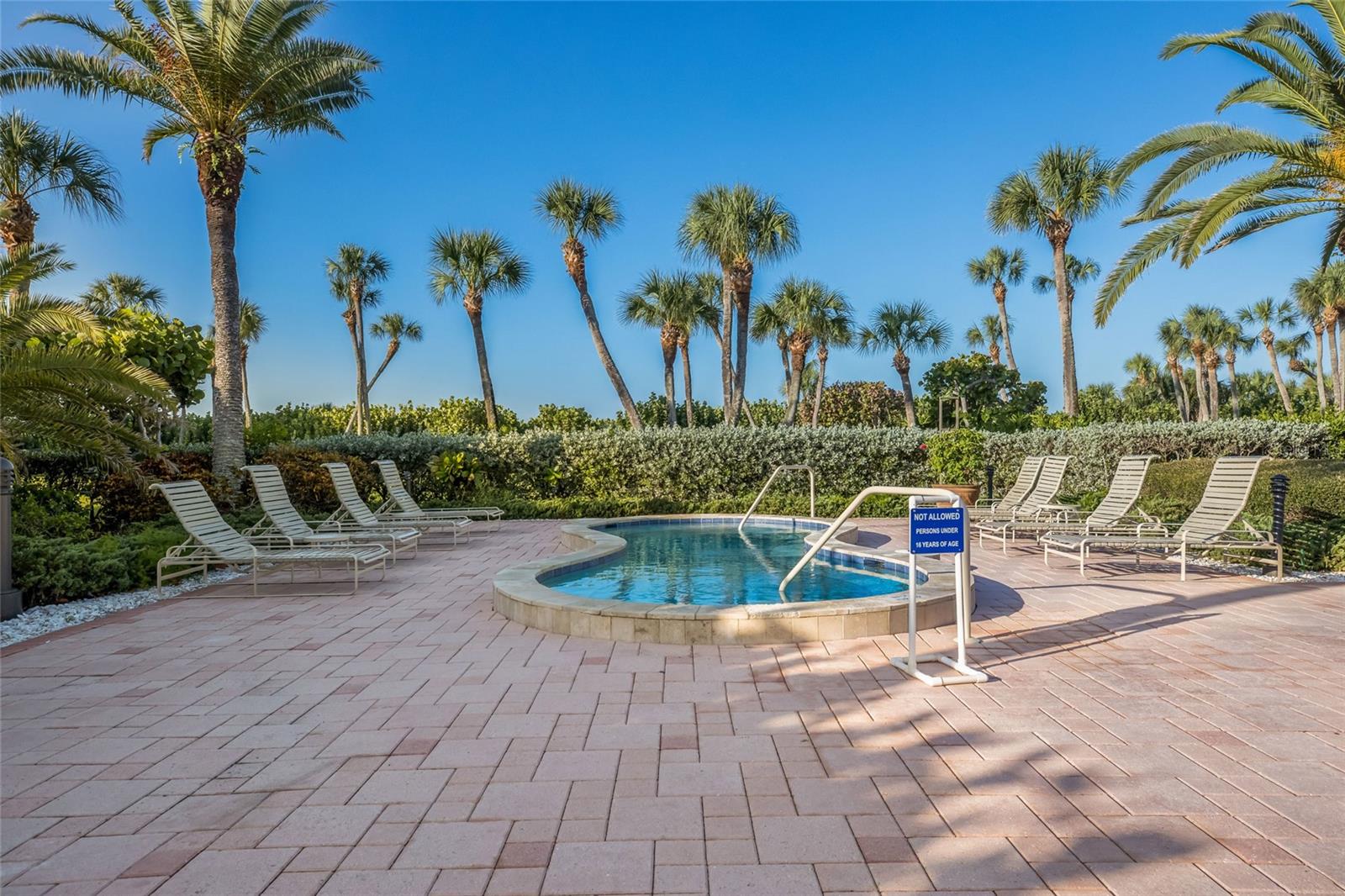 1095 GULF OF MEXICO DR #102