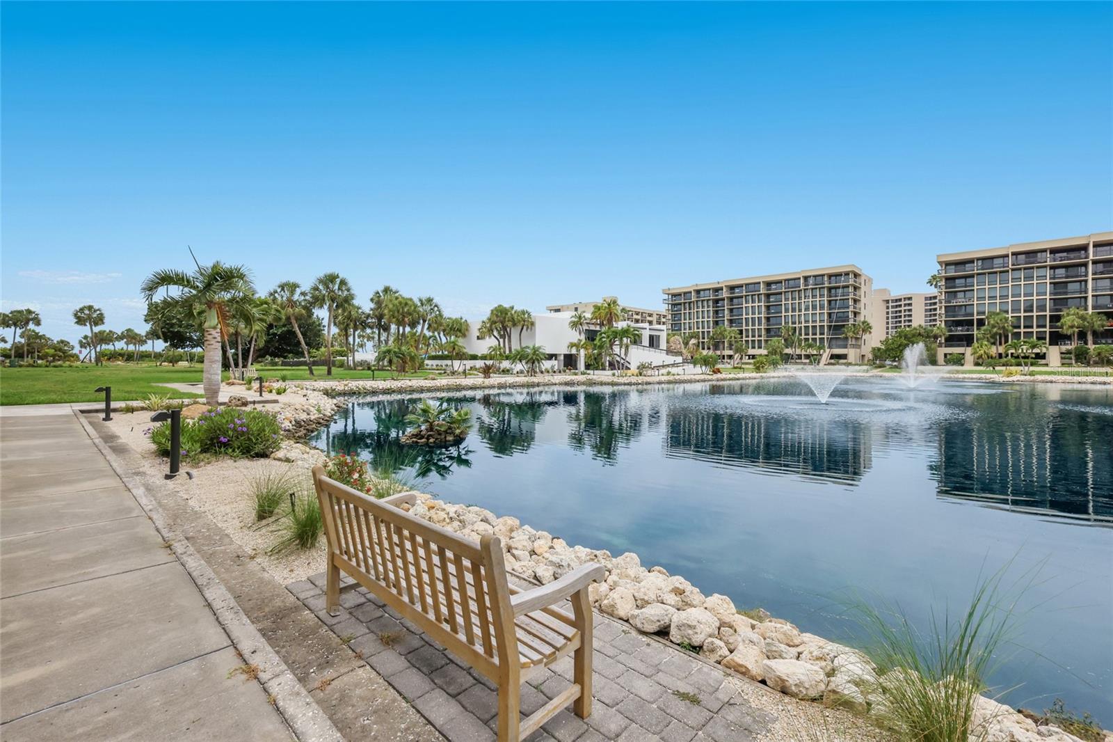 1095 GULF OF MEXICO DR #102