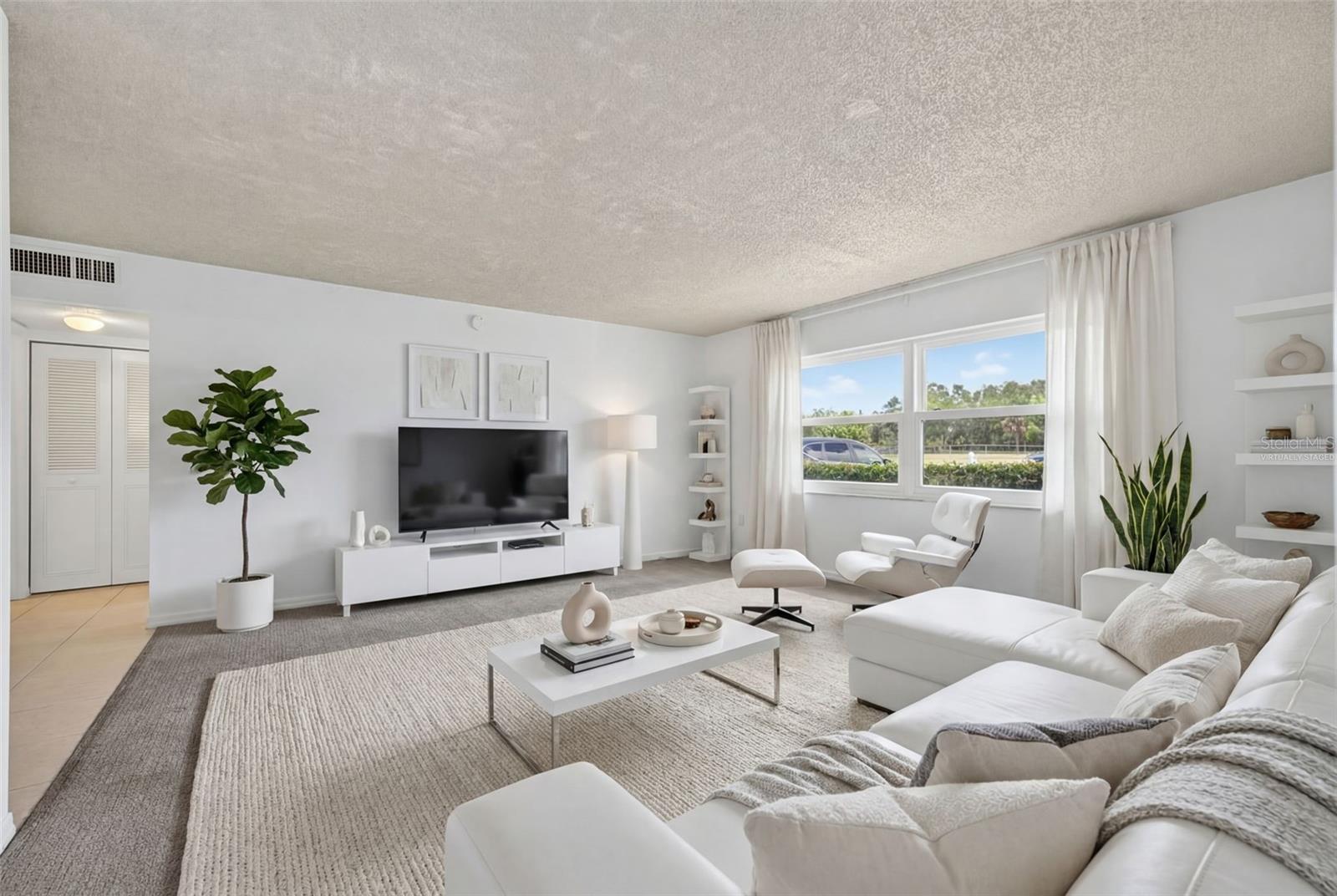 5800 HOLLYWOOD BLVD #112