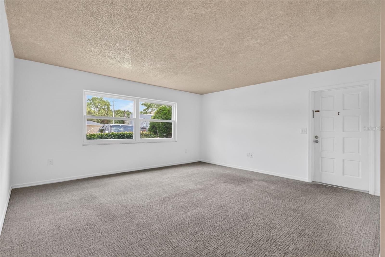 5800 HOLLYWOOD BLVD #112