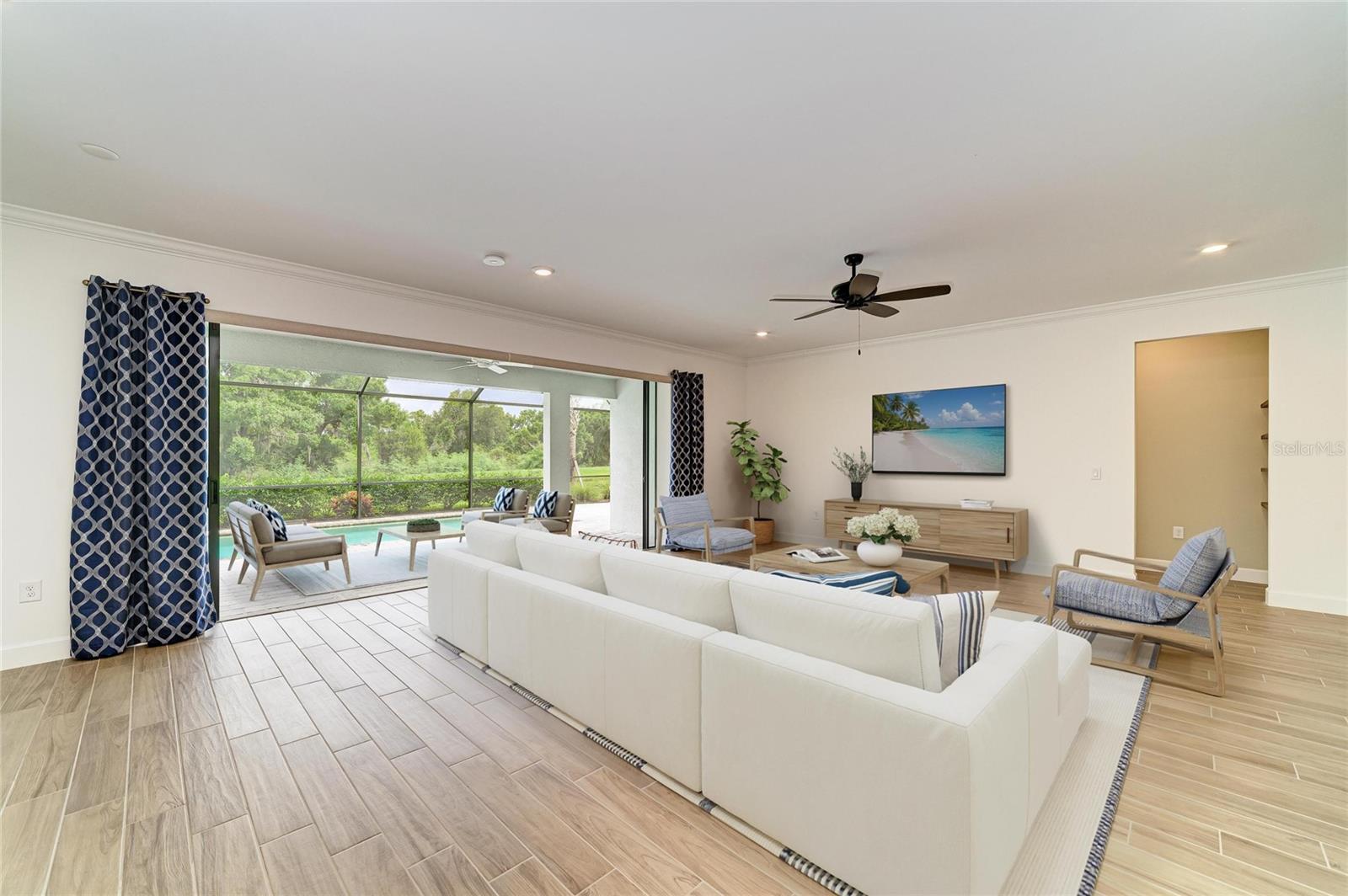 16341 HIDDEN OAK LOOP