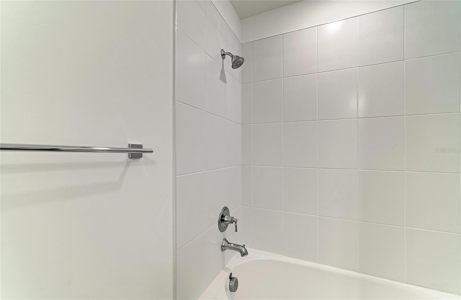 16341 HIDDEN OAK LOOP