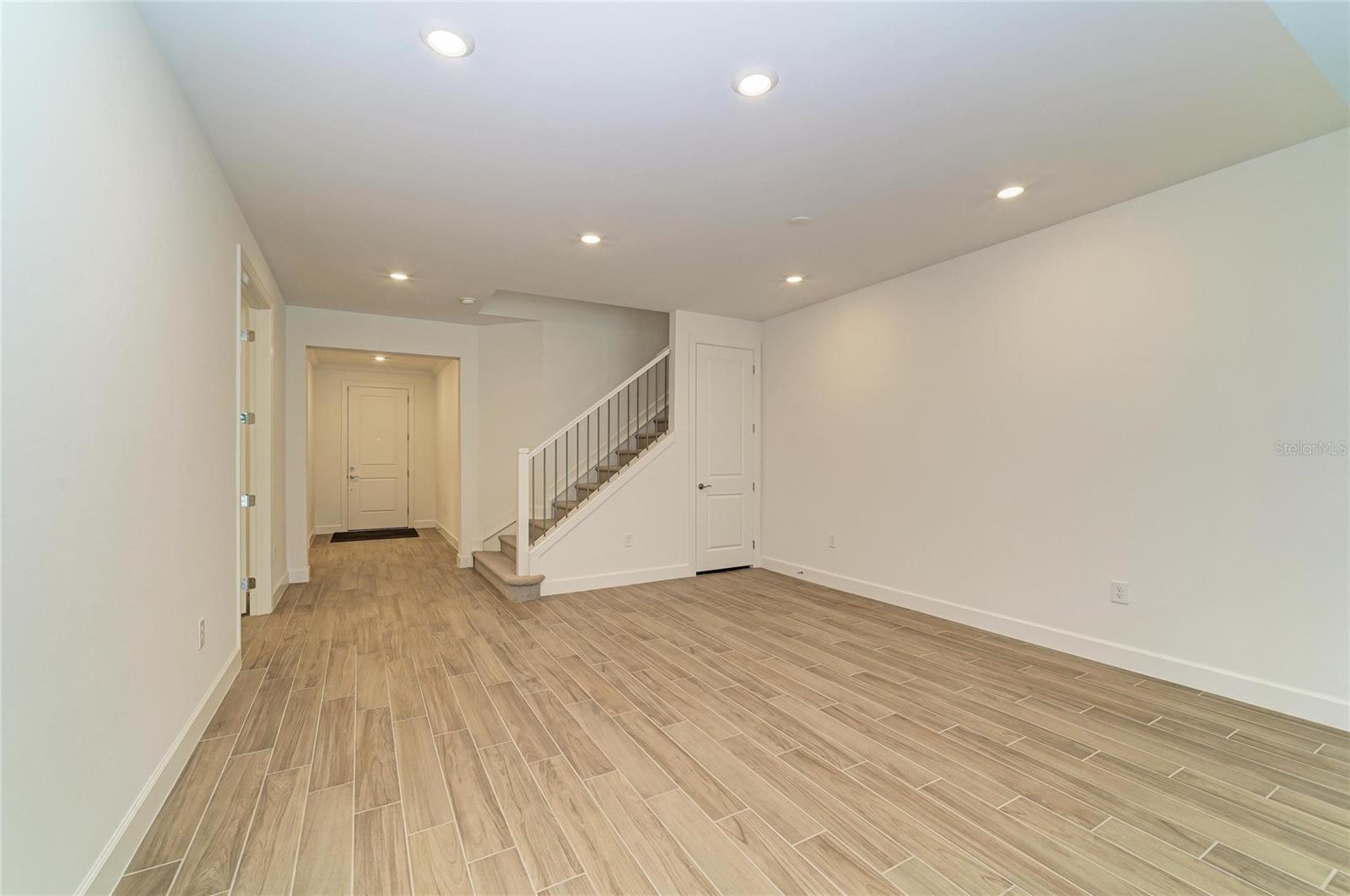 16341 HIDDEN OAK LOOP