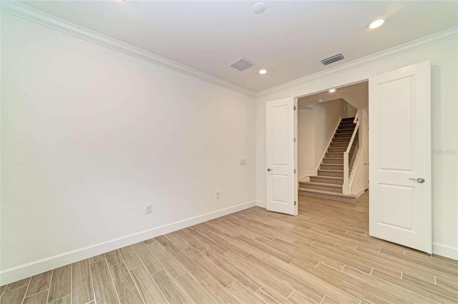 16341 HIDDEN OAK LOOP