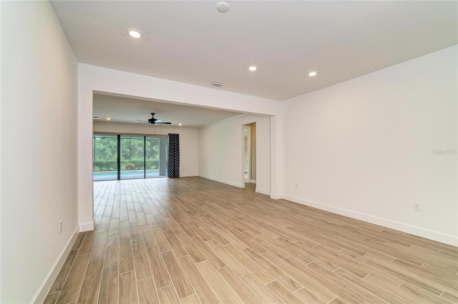 16341 HIDDEN OAK LOOP