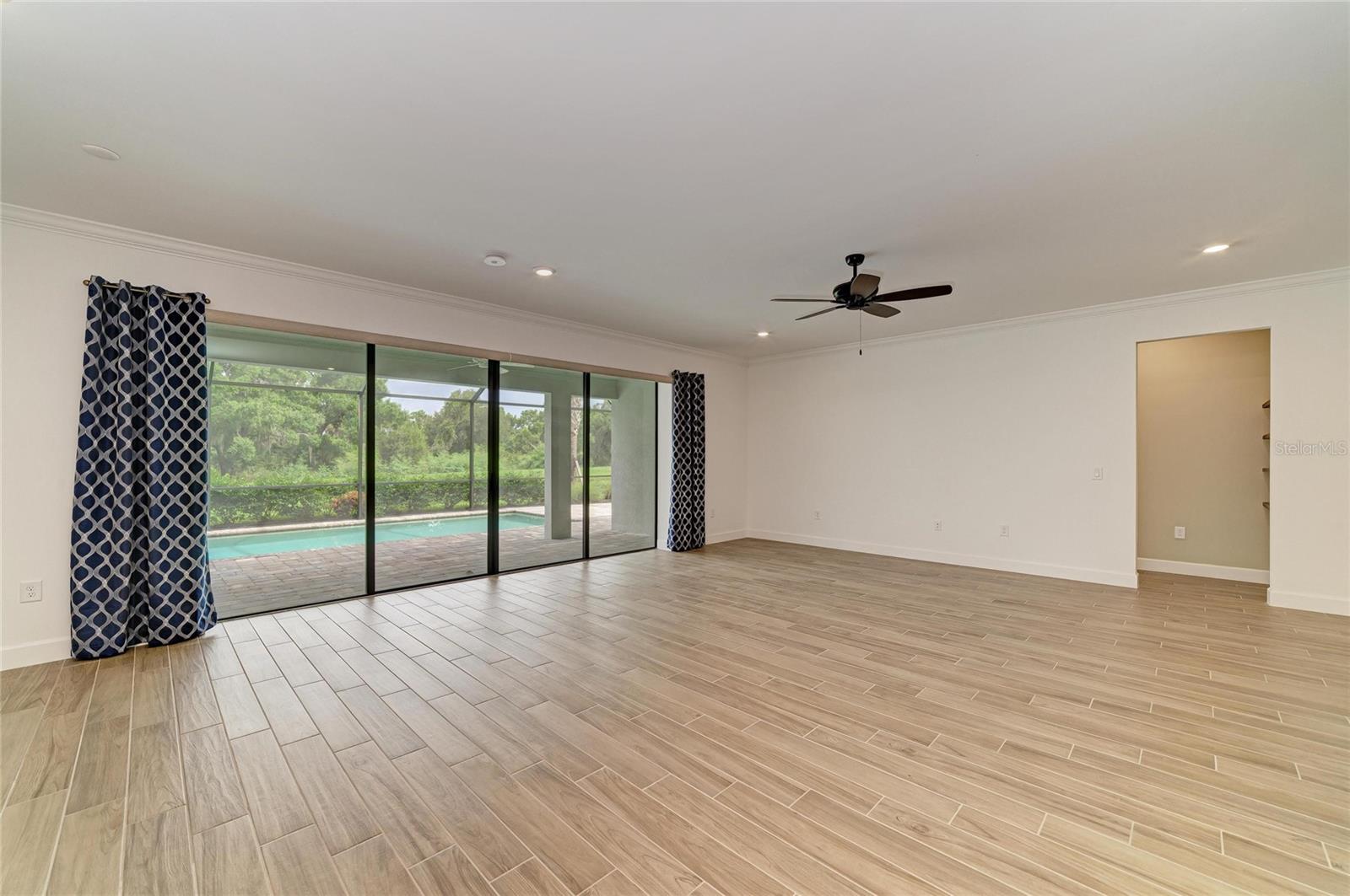 16341 HIDDEN OAK LOOP