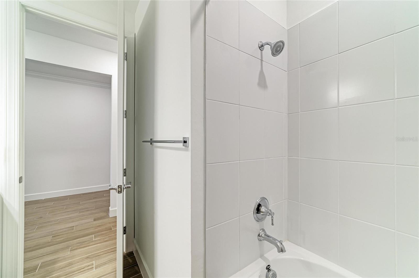 16341 HIDDEN OAK LOOP