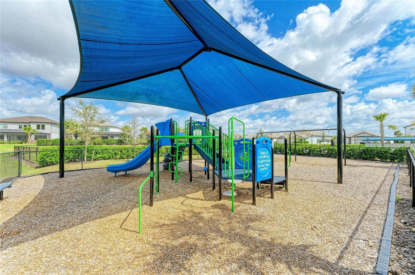 16341 HIDDEN OAK LOOP