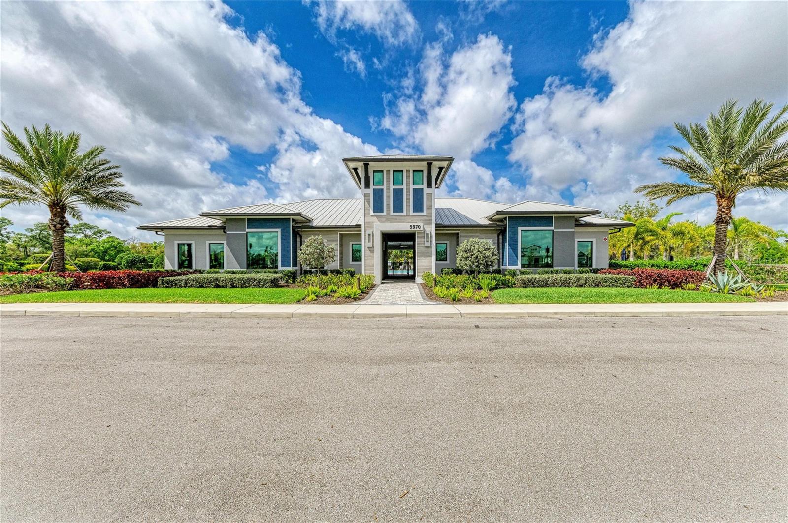 16341 HIDDEN OAK LOOP