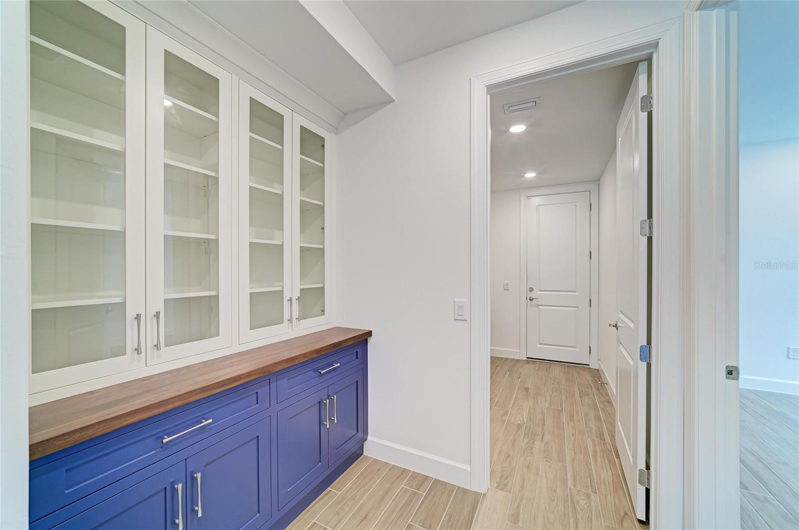 16341 HIDDEN OAK LOOP