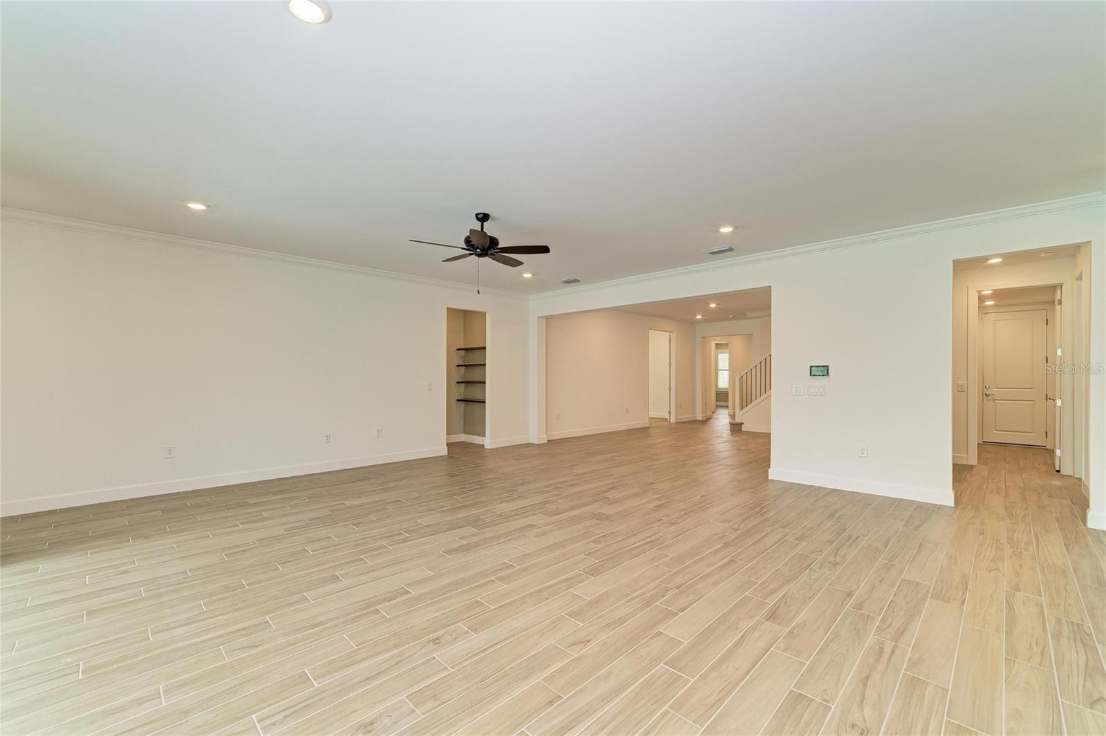 16341 HIDDEN OAK LOOP