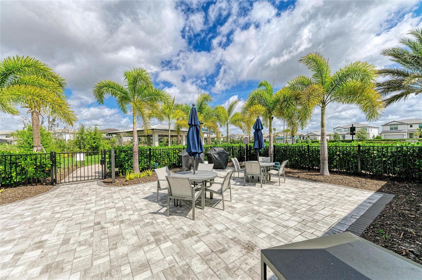 16341 HIDDEN OAK LOOP