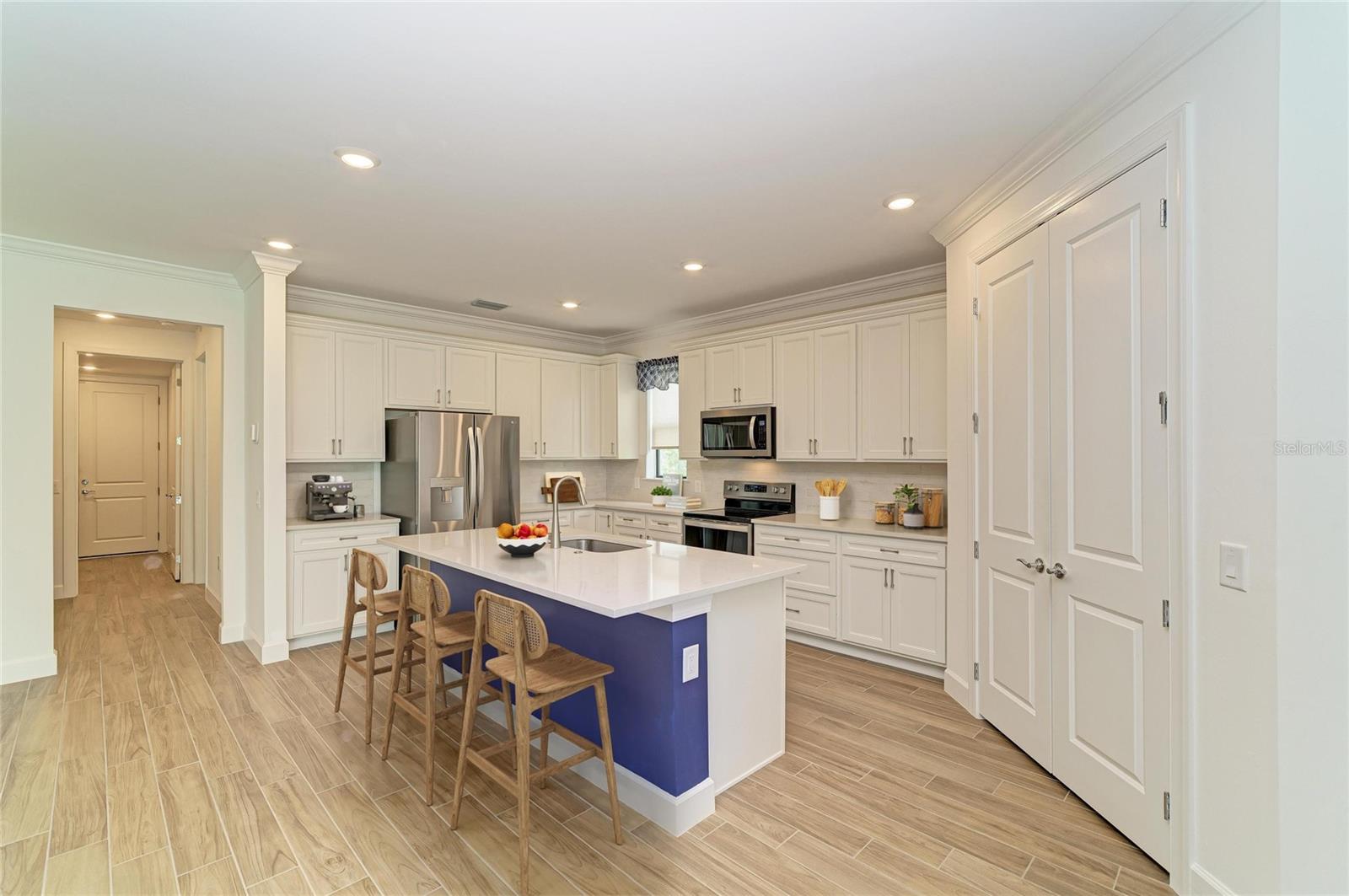 16341 HIDDEN OAK LOOP