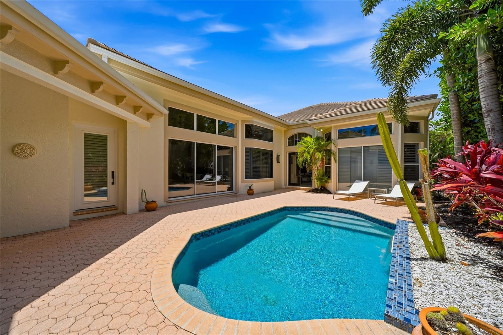 3526 FAIR OAKS LANE