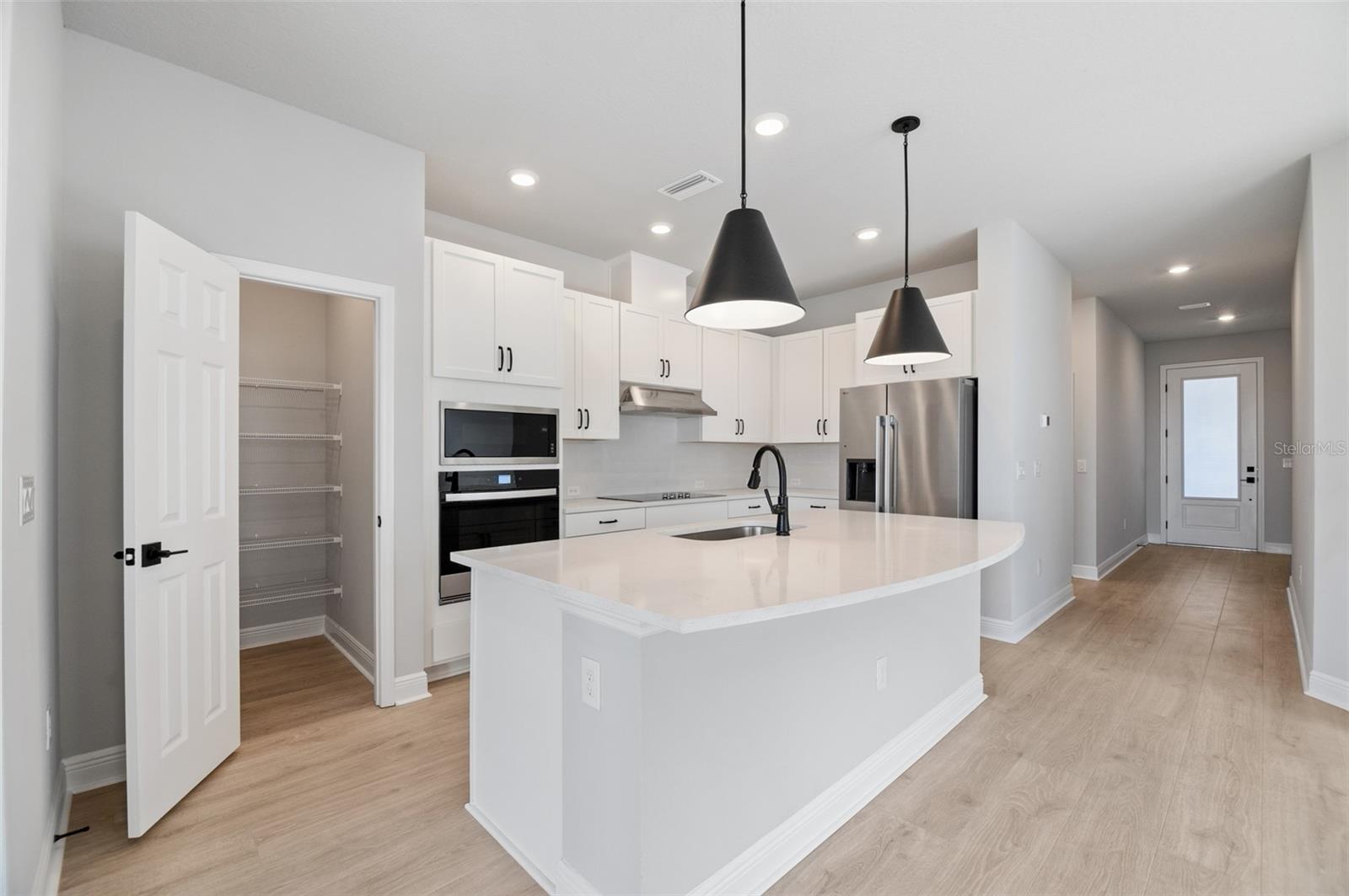 11832 CATAWBA CV