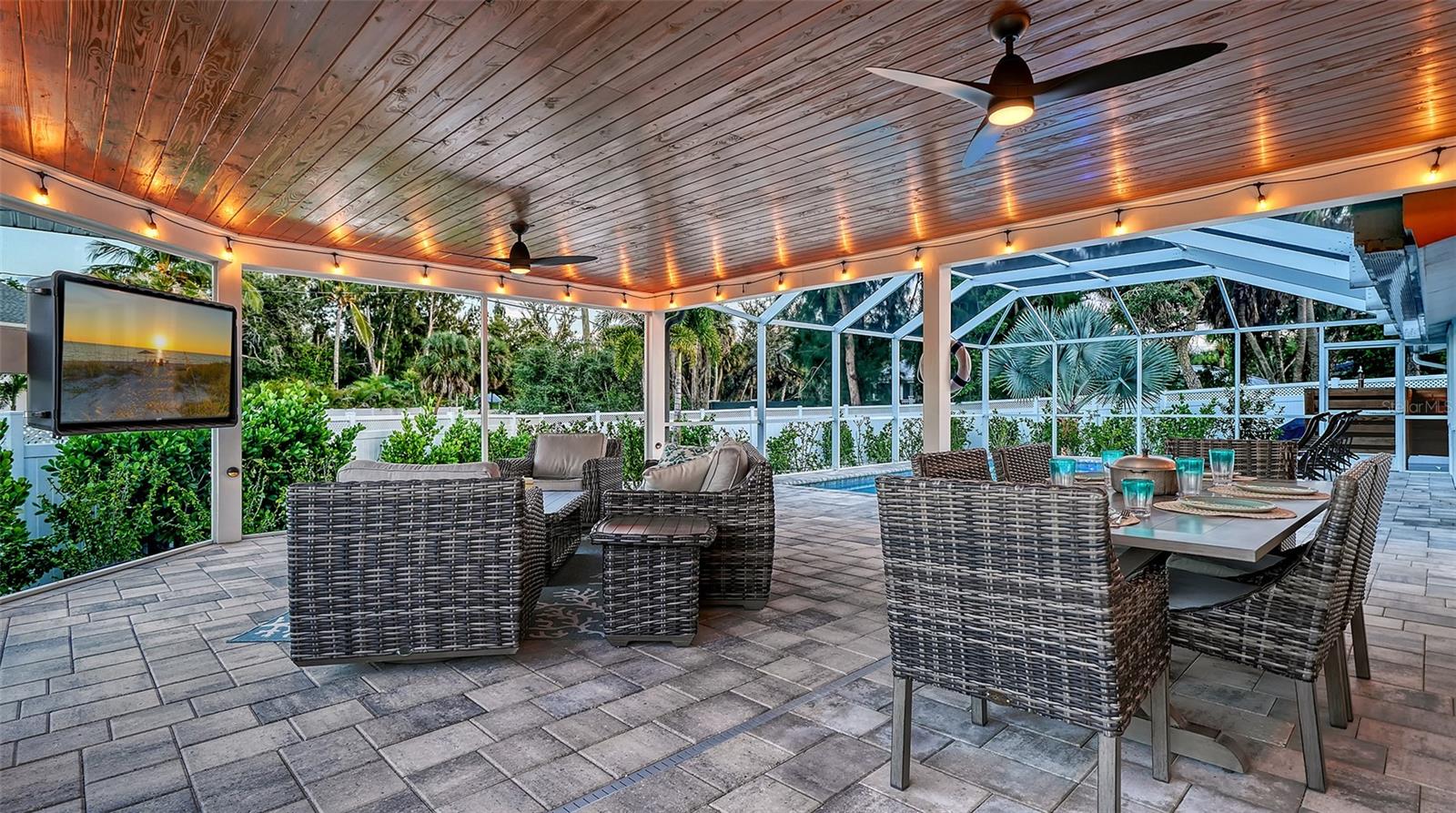 783 BIRDSONG LN