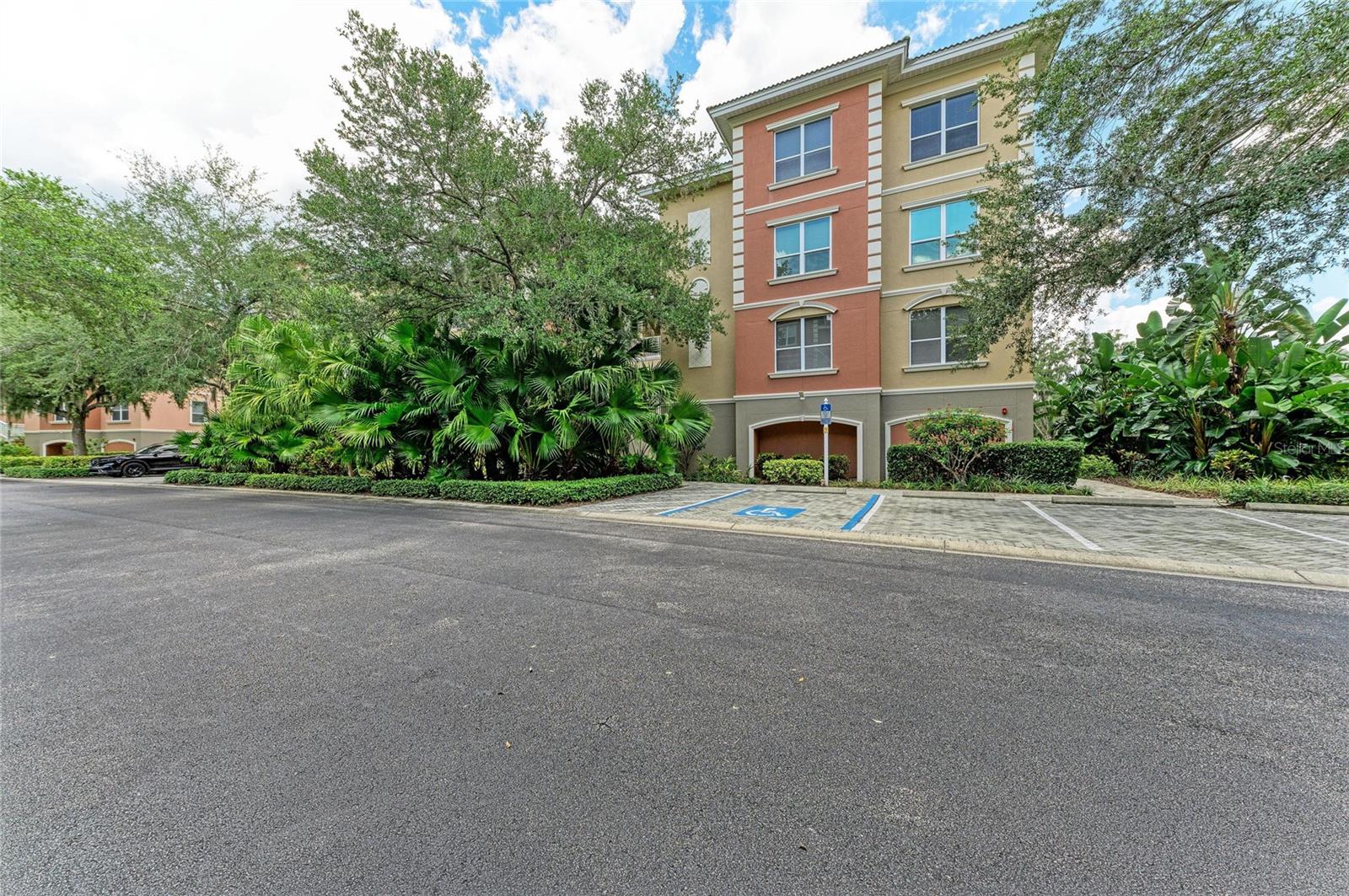 5200 MANORWOOD DR #2D