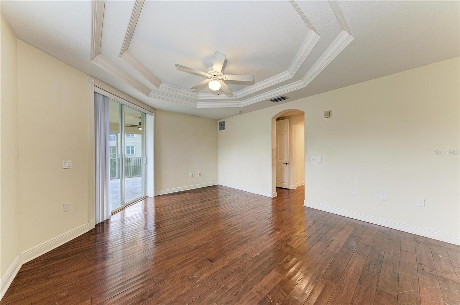 5200 MANORWOOD DR #2D