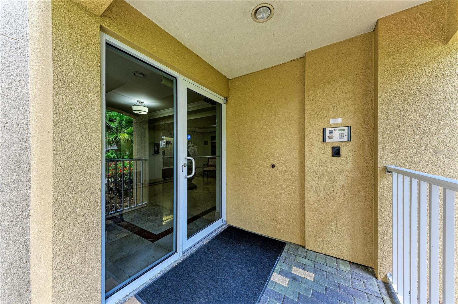 5200 MANORWOOD DR #2D