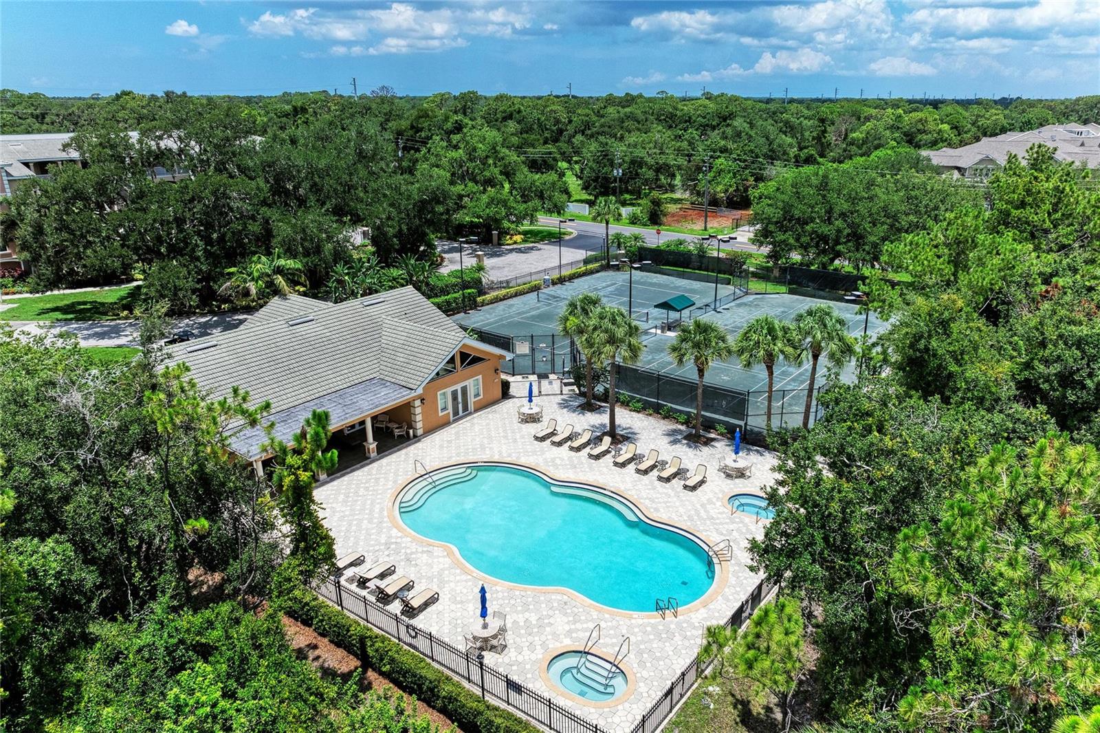 5200 MANORWOOD DR #2D